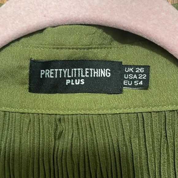 PrettyLittleThing Olive Ribbed Button-Front Shirt - Picture 6 of 11